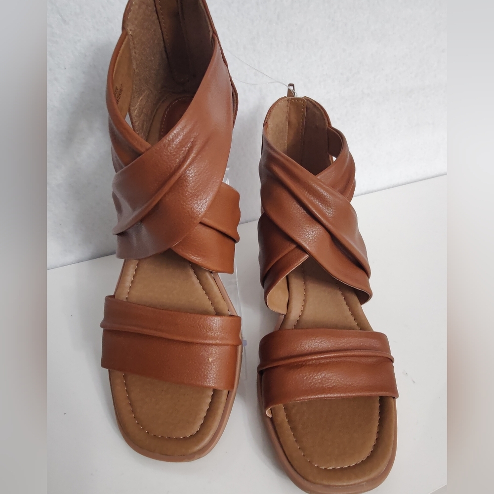 Women's Tan Leather Crisscross Sandals